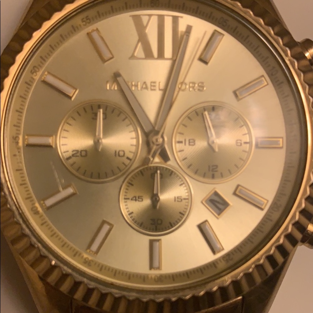 Michael Kors Lexington Watch - Picture 3 of 3